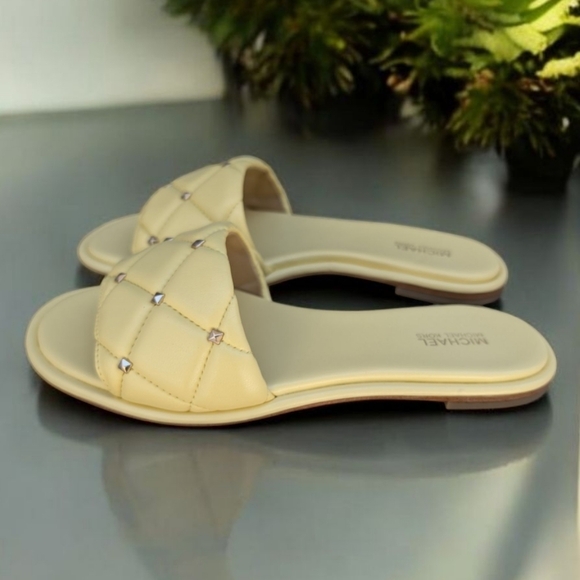Michael Kors Women's Rina Slide Sandals In Buttercup Size 7 (New) - Picture 6 of 9
